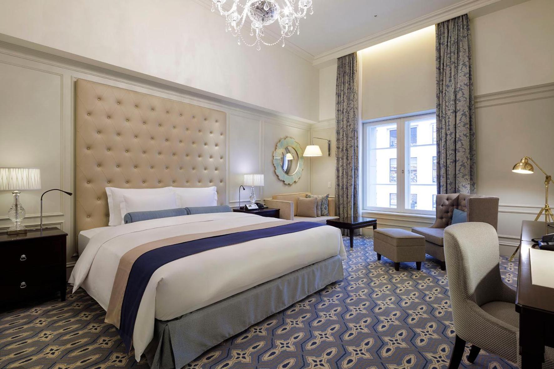 DELUXE, KING BED, SOUTH WING, SMOKING