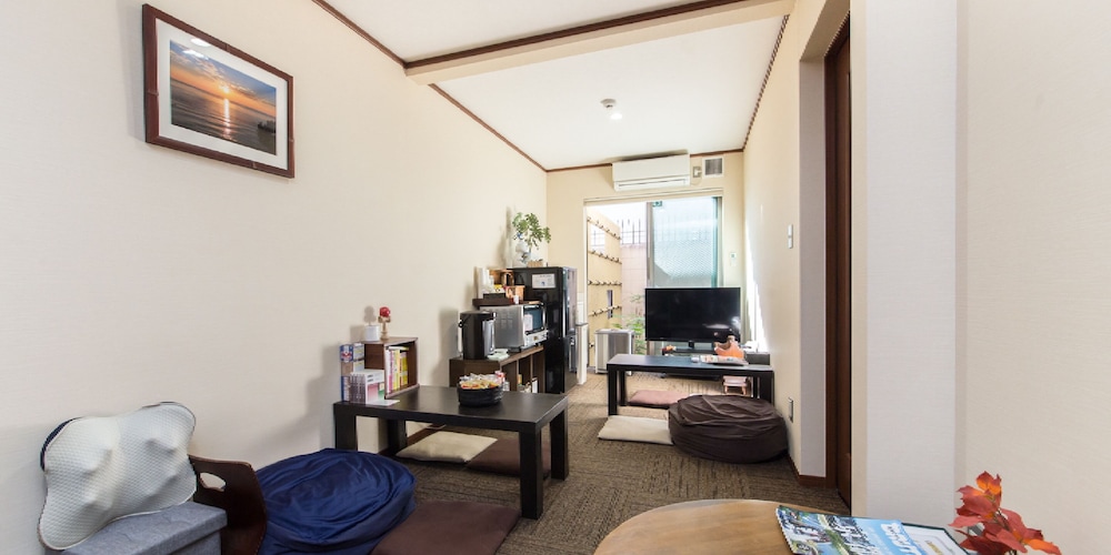 Guest House Na-No-Hana - Hostel Caters To Women 12/15