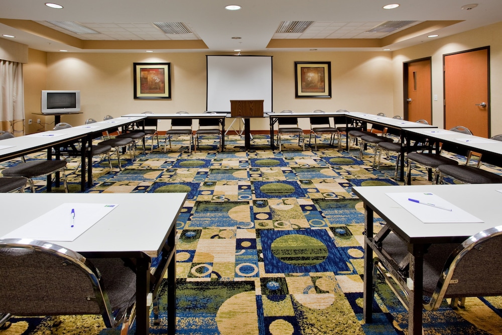 Holiday Inn Express Hotel & Suites Suffolk 41/41