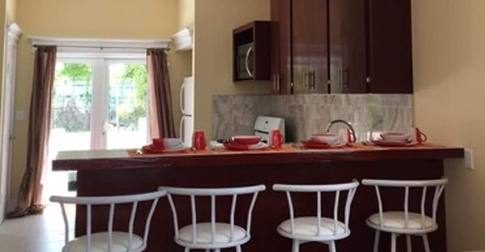 Mangrove Cay Sea View Villas 12/21