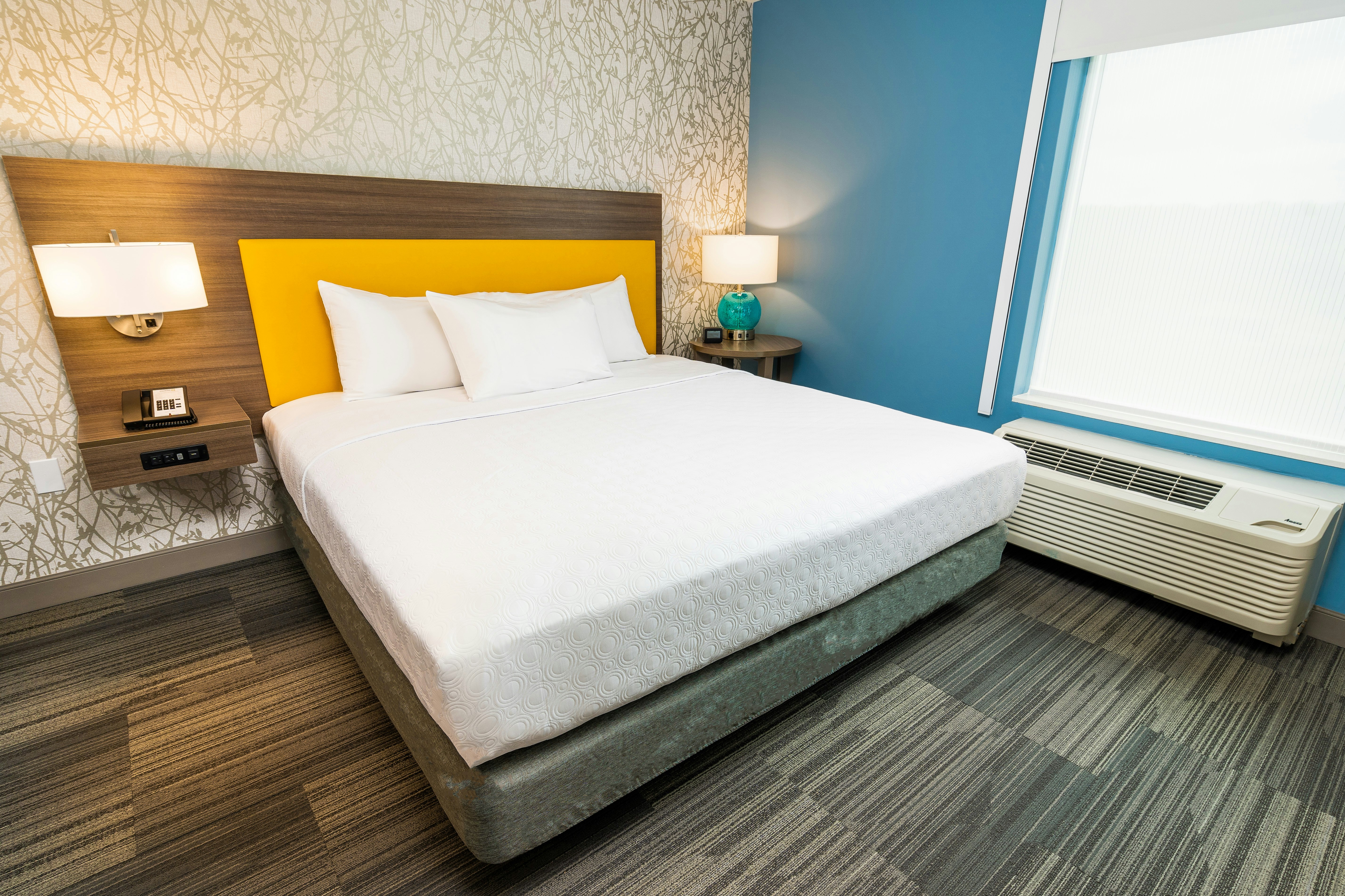 1 BEDROOM, SUITE, KING BED