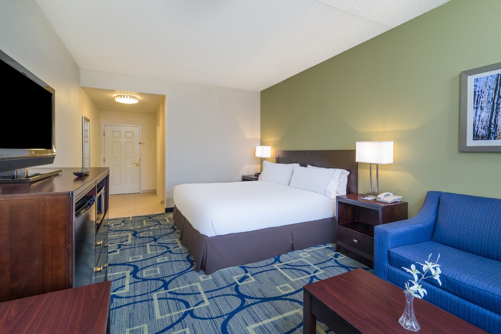 Holiday Inn Express Hotel Suites Easton 24/63