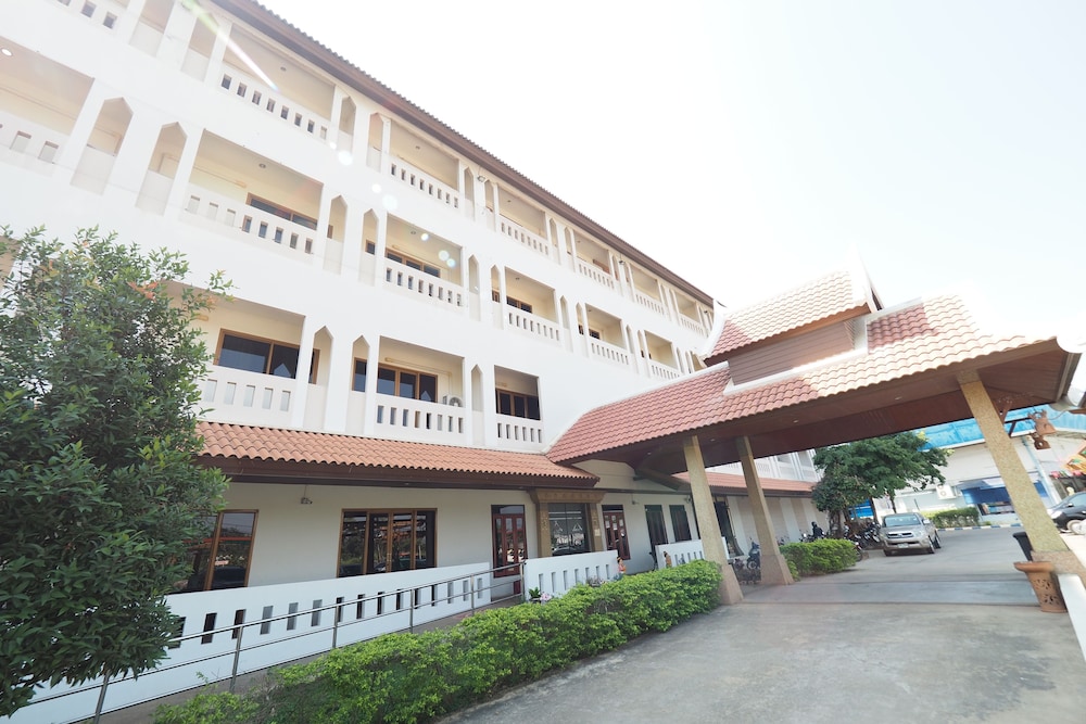 Amorn Sukhothai Hotel 4/32