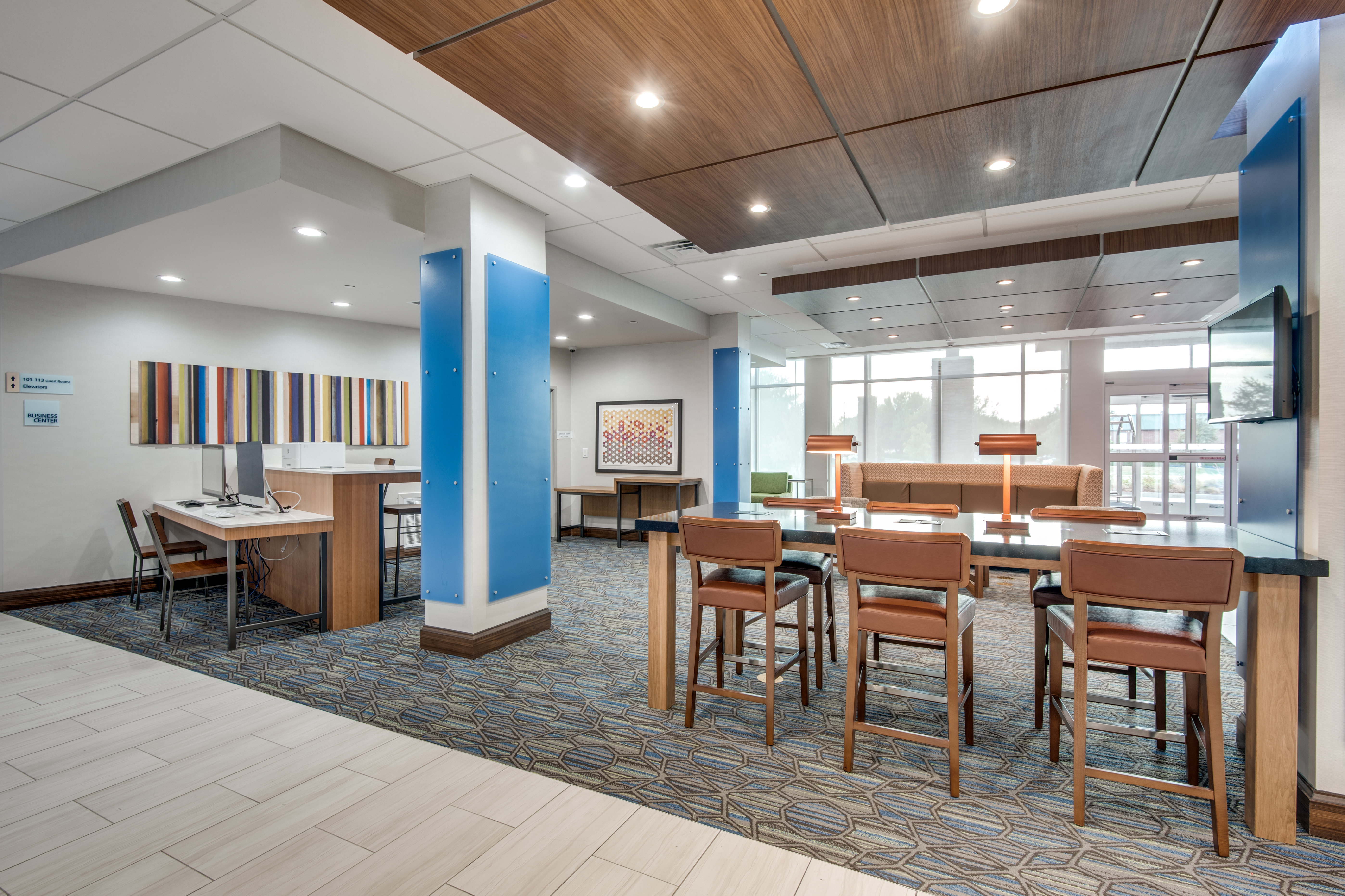 Holiday Inn Express And Suites Dallas North Addison 42/64