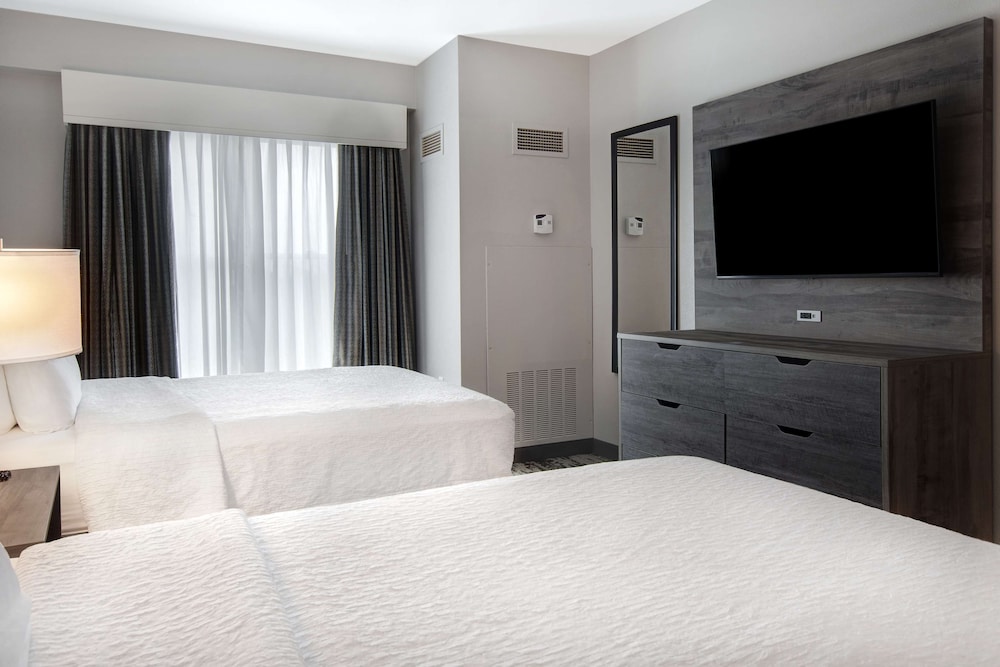 Suite, 2 Queen Beds, Sofa