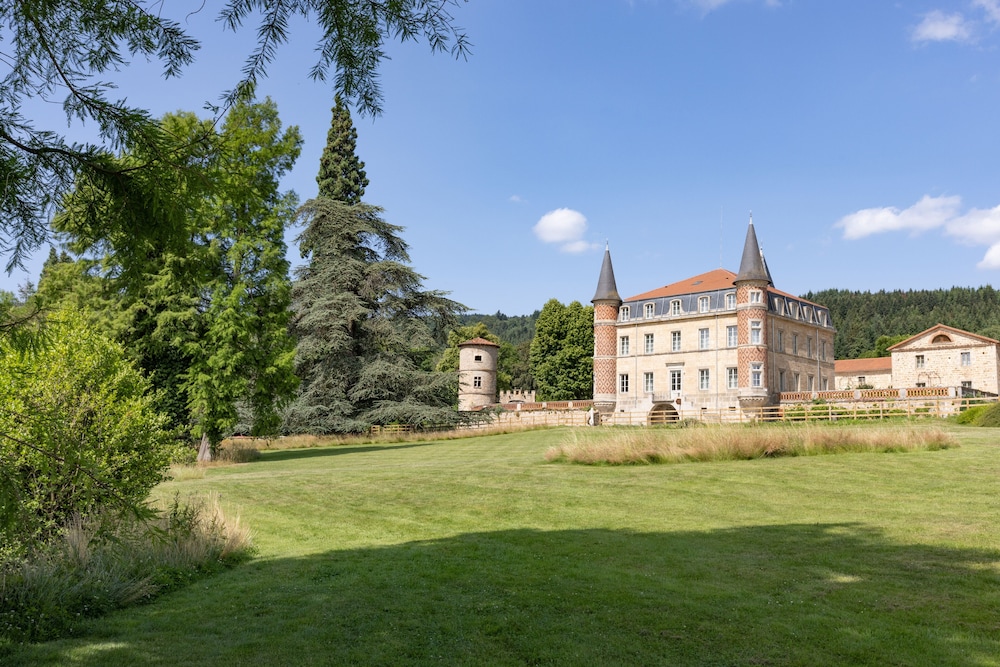 Demeures & Chateaux Domaine De Valinches 35/43