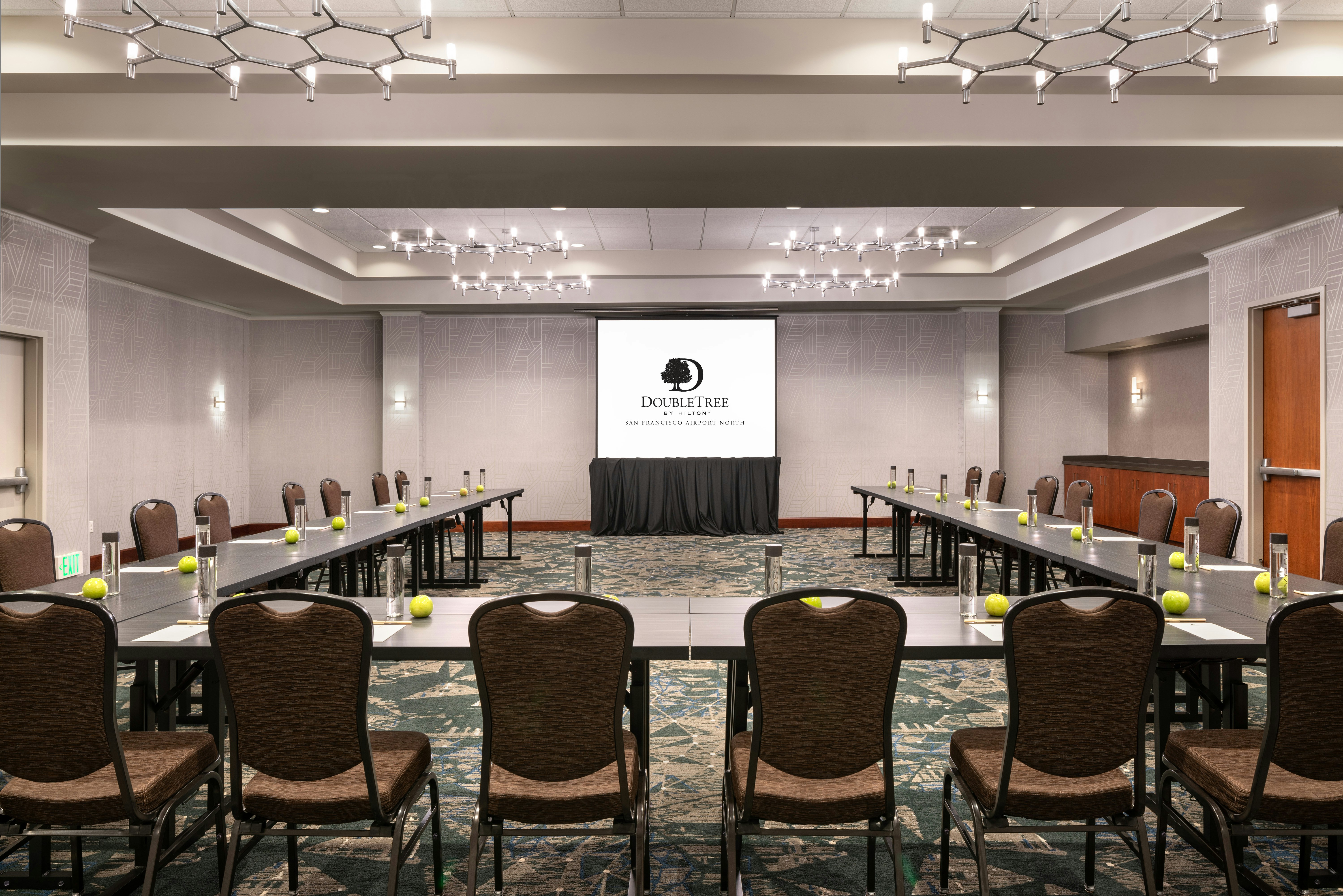 DoubleTree by Hilton Hotel San Francisco Airport North 79/81