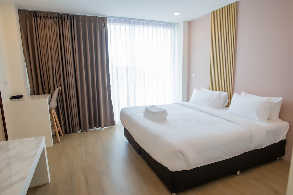 Hotel Agnes 7/25