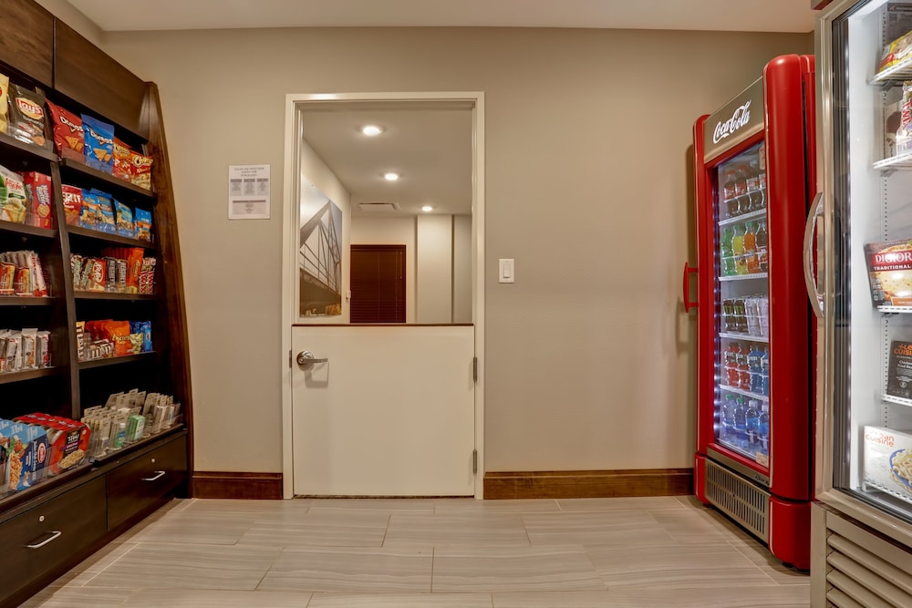 Staybridge Suites Overland Park - Kansas City S 30/69