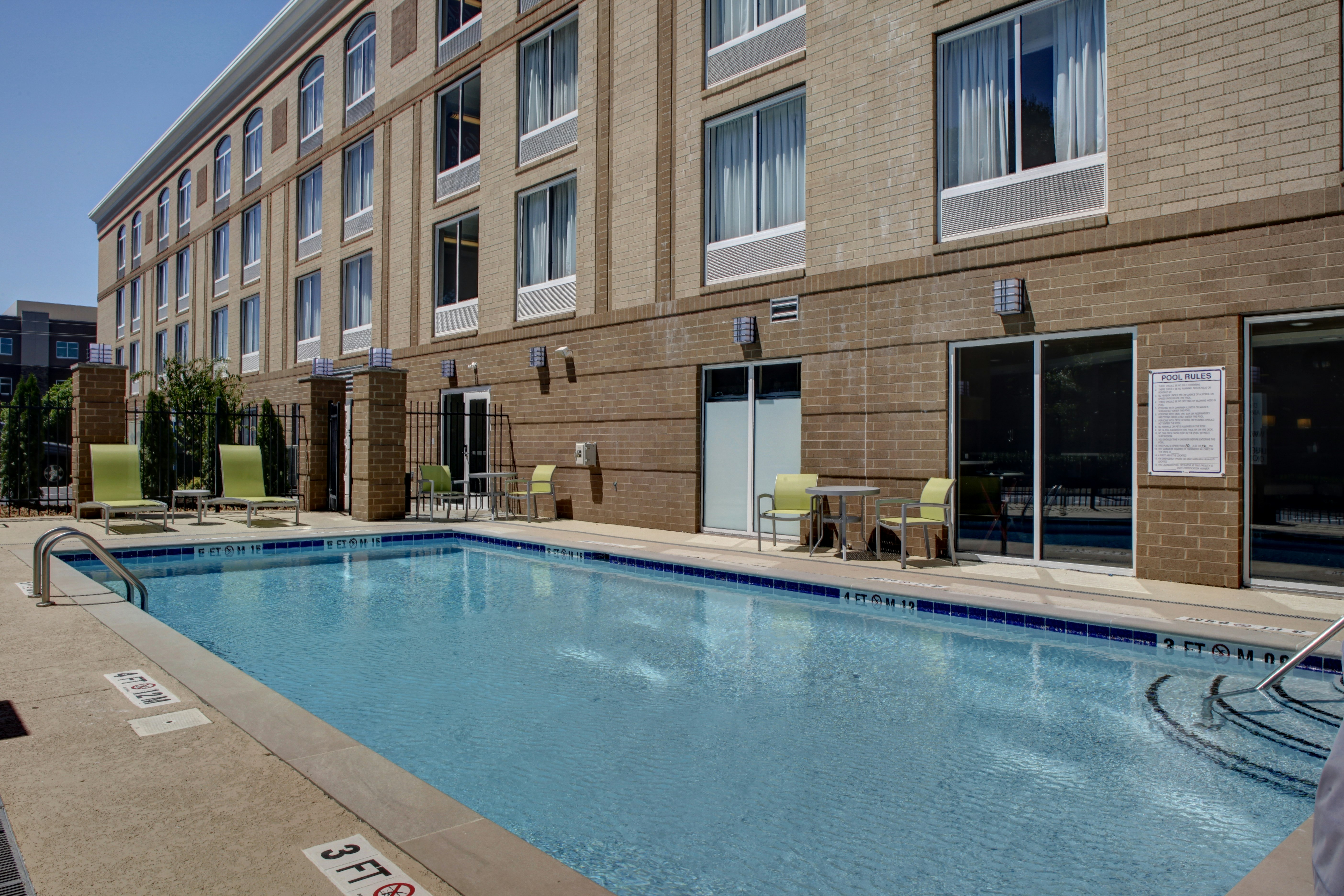HOLIDAY INN FRANKLIN - COOL SPRINGS 9/64