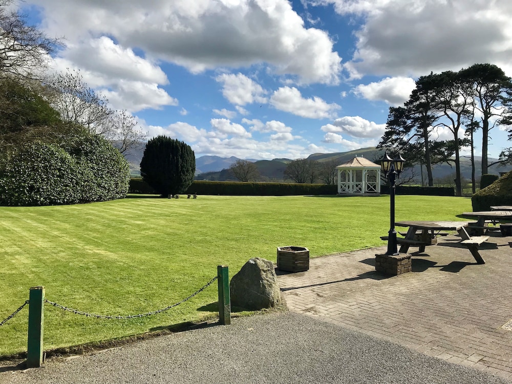 Hundith Hill Hotel 41/66