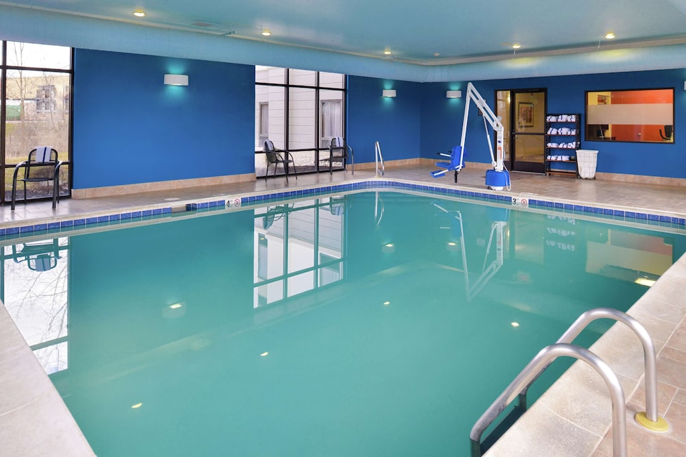 Hampton Inn Suites Wilmington 2/51