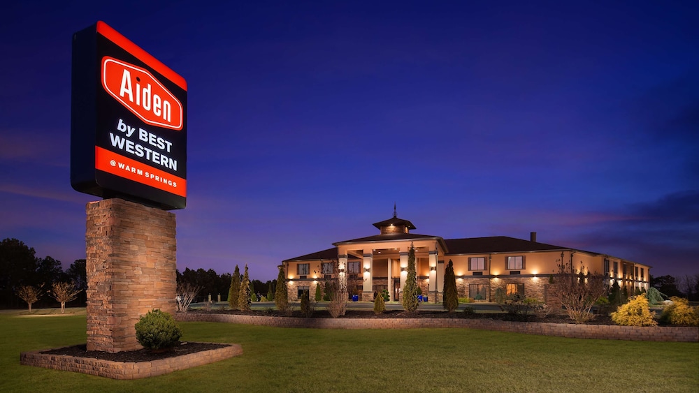 Aiden by Best Western Warm Springs Hotel and Event Center 1/44