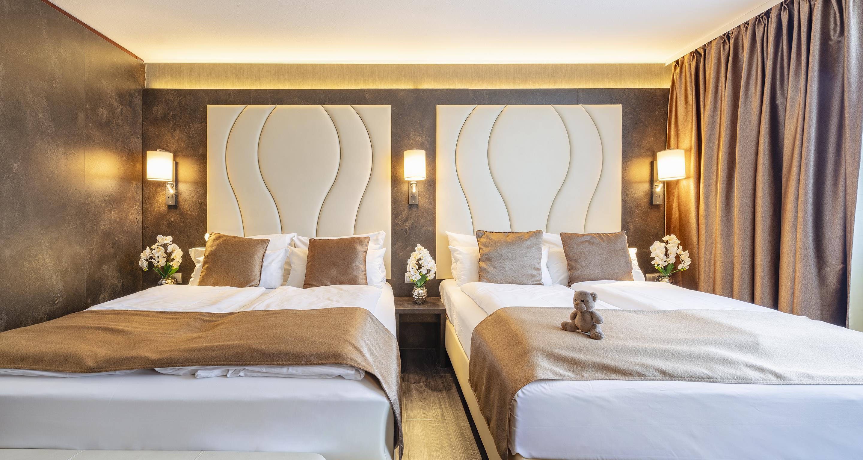 Comfort, Convertible Double Bed