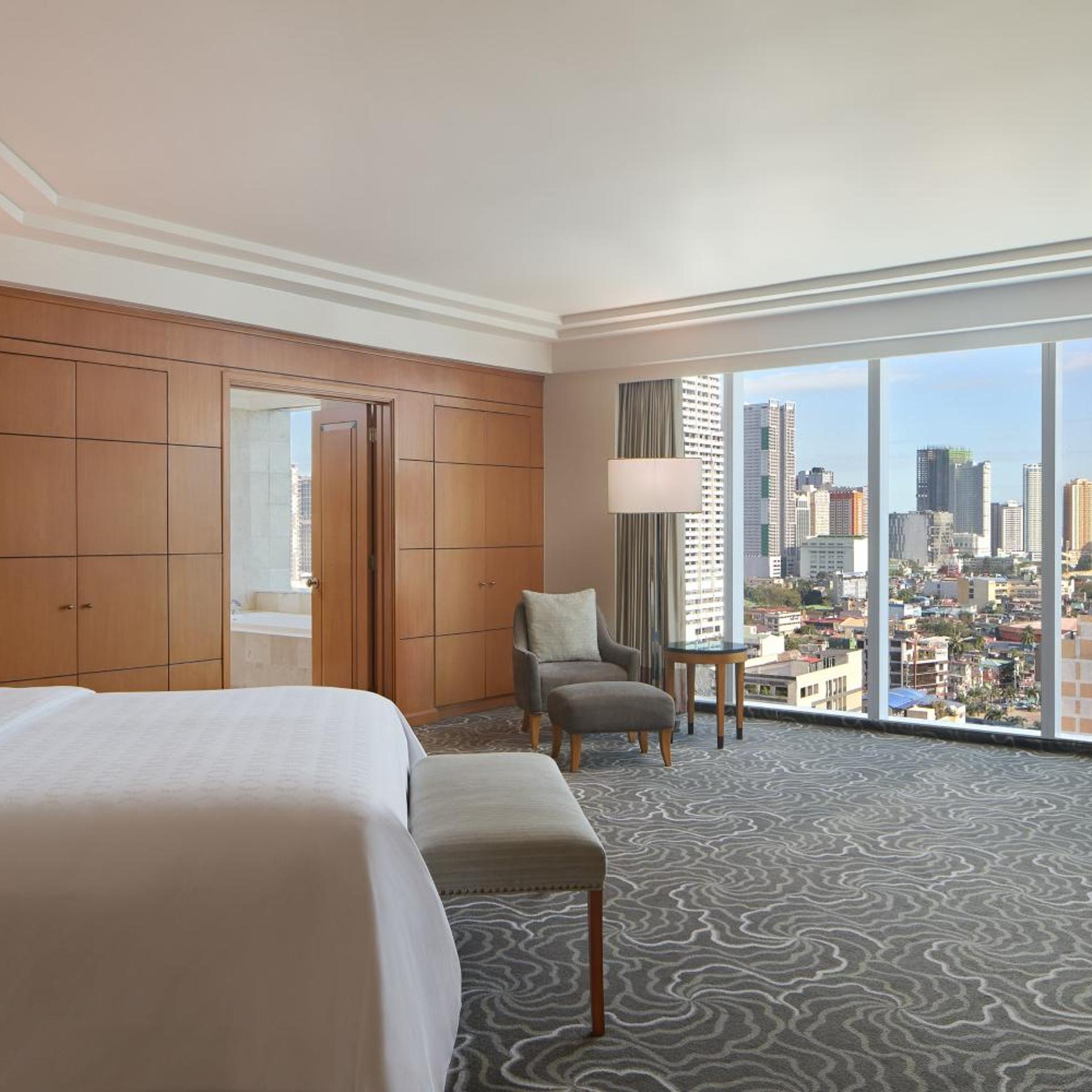 1 Bedroom, Junior Suite, King Bed, Bay View