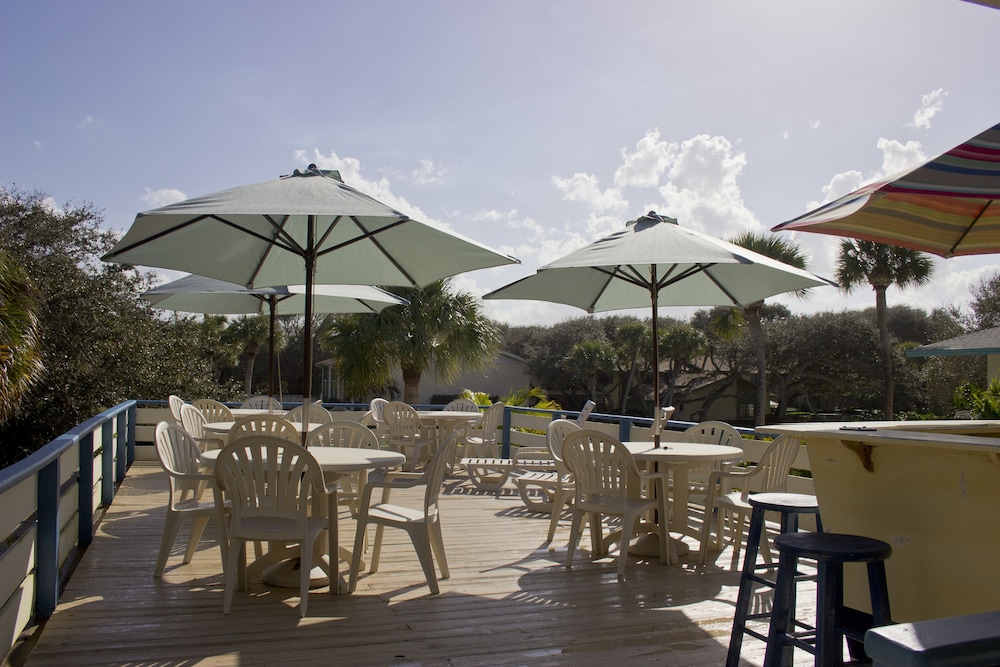 Seaspray Surf Lodge 49/56