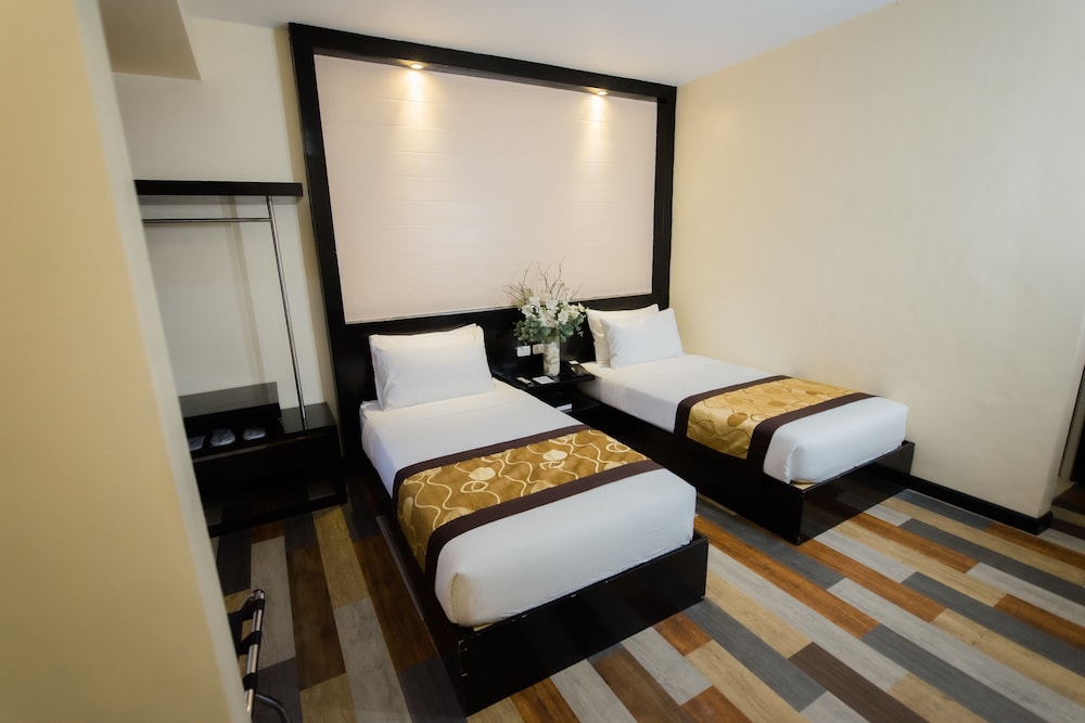 Sun City Suites 23/58