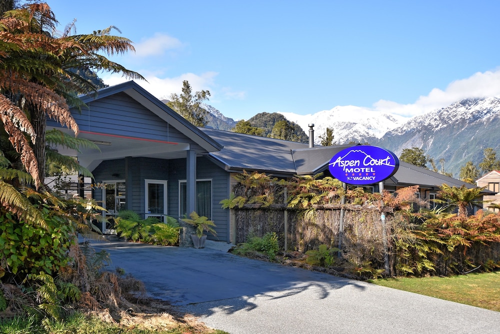ASPEN COURT MOTEL FRANZ JOSEF 1/26