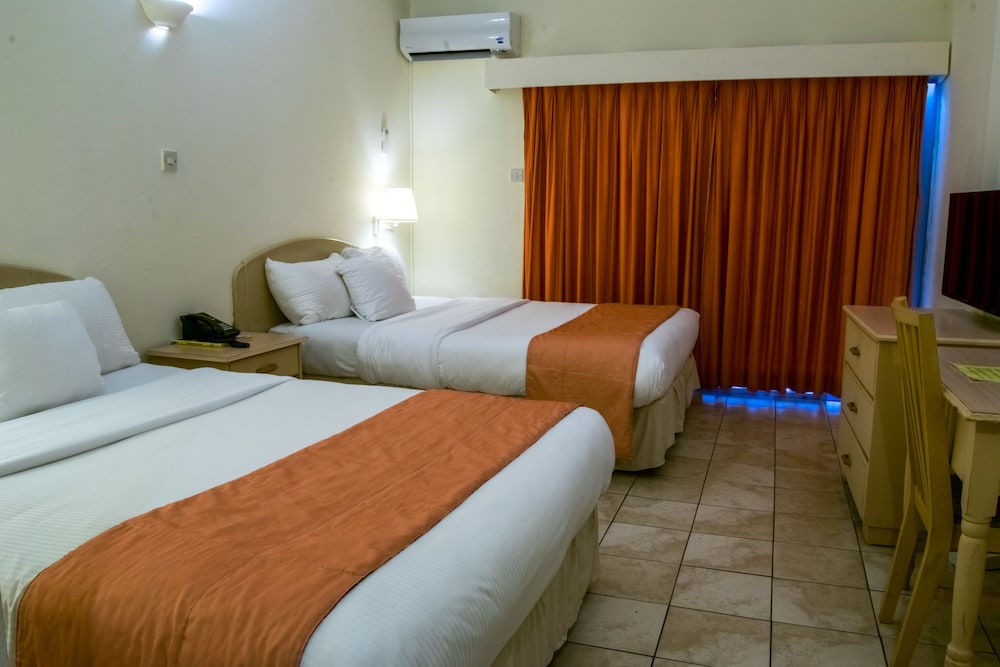 Siesta Hotel 14/75