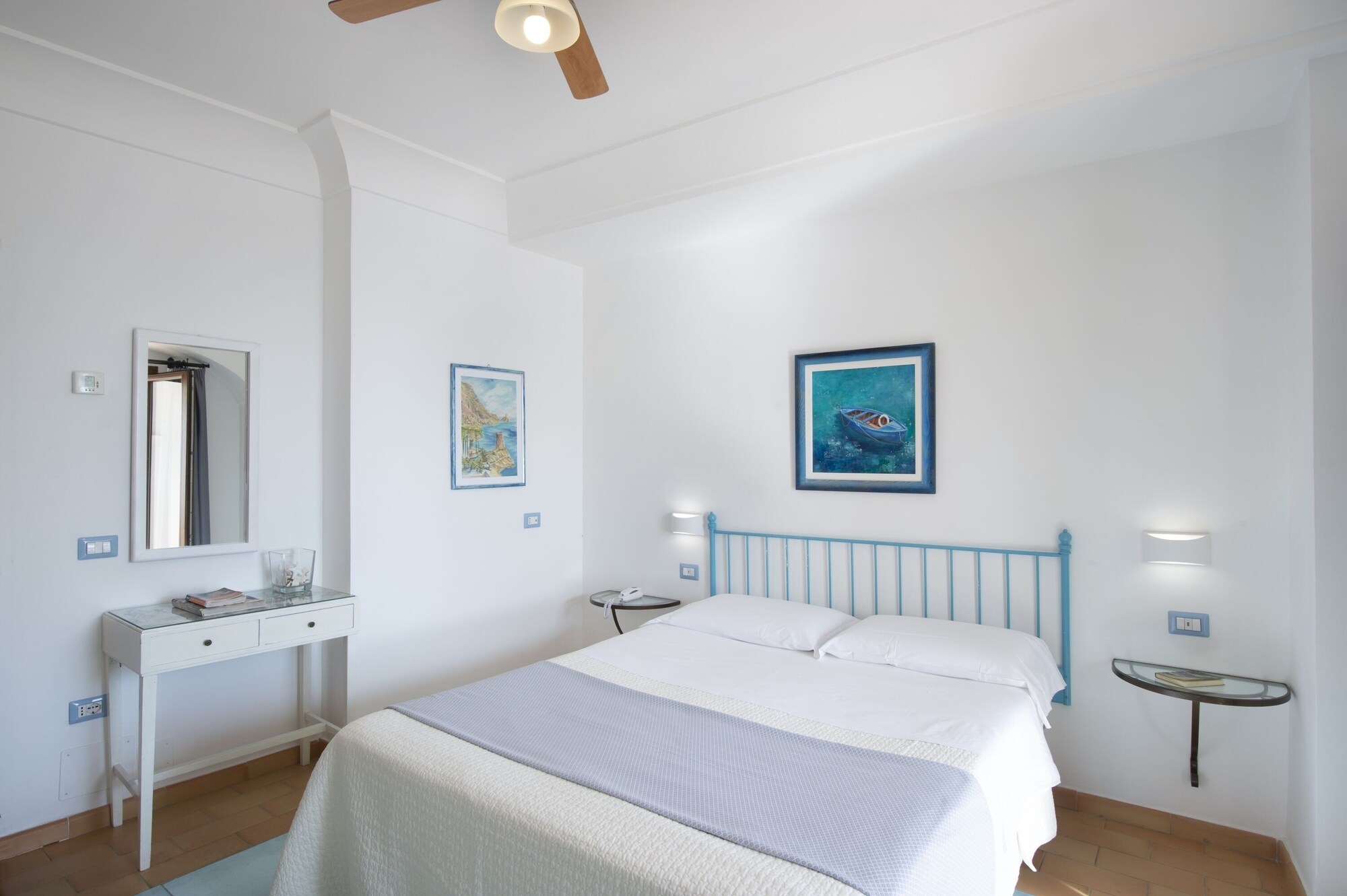 DELUXE, DOUBLE BED, SEA VIEW, PATIO