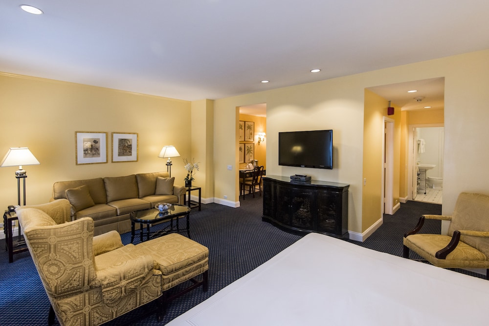 3 WEST CLUB HOTEL 33/62