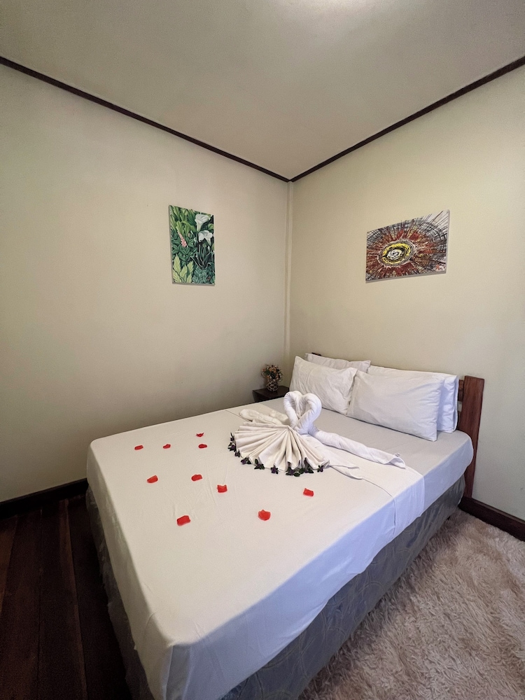 Novie Apos S Tourist Inn 12/50