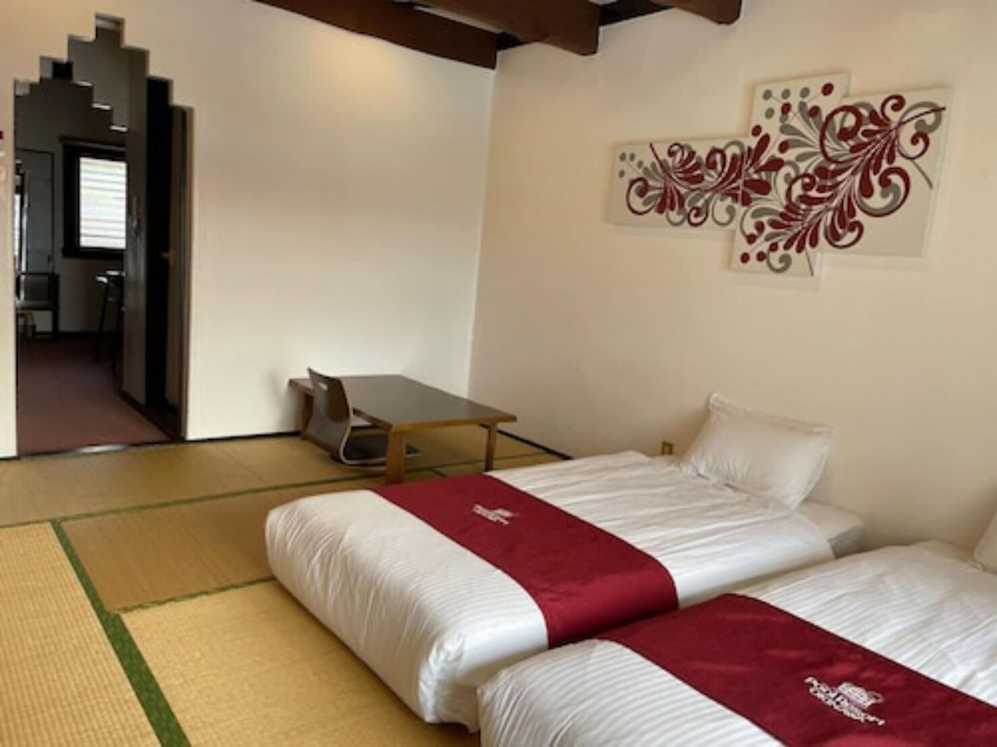 JAPANESE WESTERN, MAISONETTE