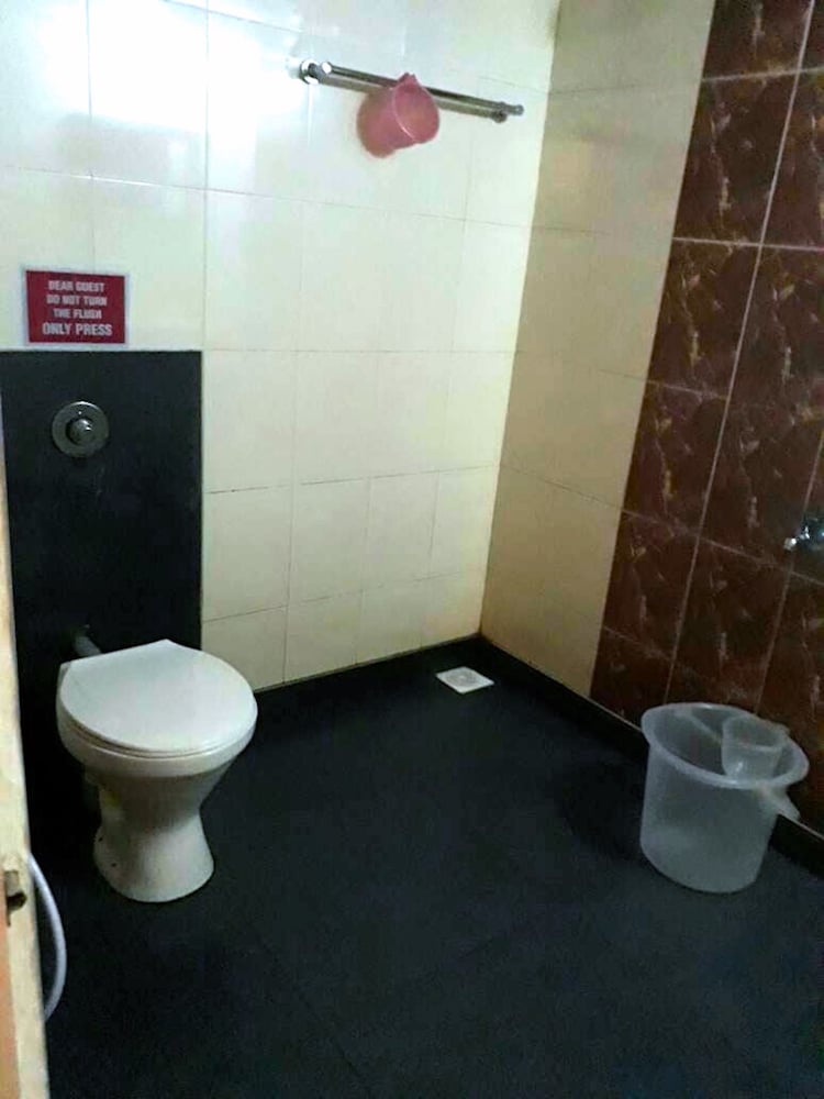 Hotel Ashlesh 38/39