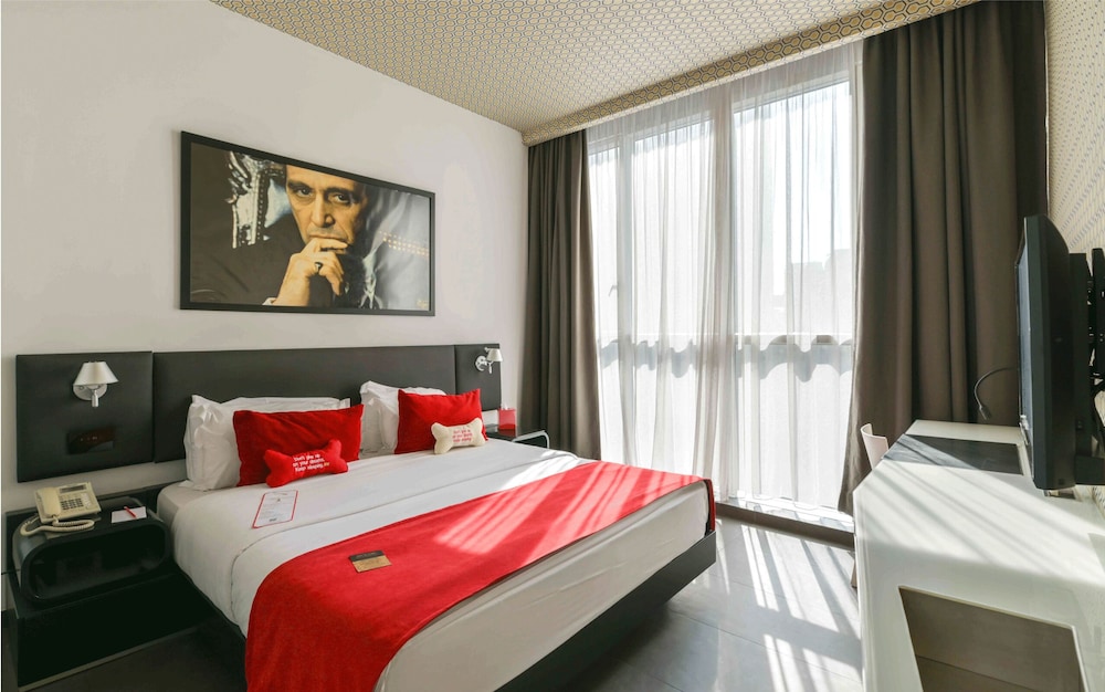 1 BEDROOM, PREMIUM, SUITE