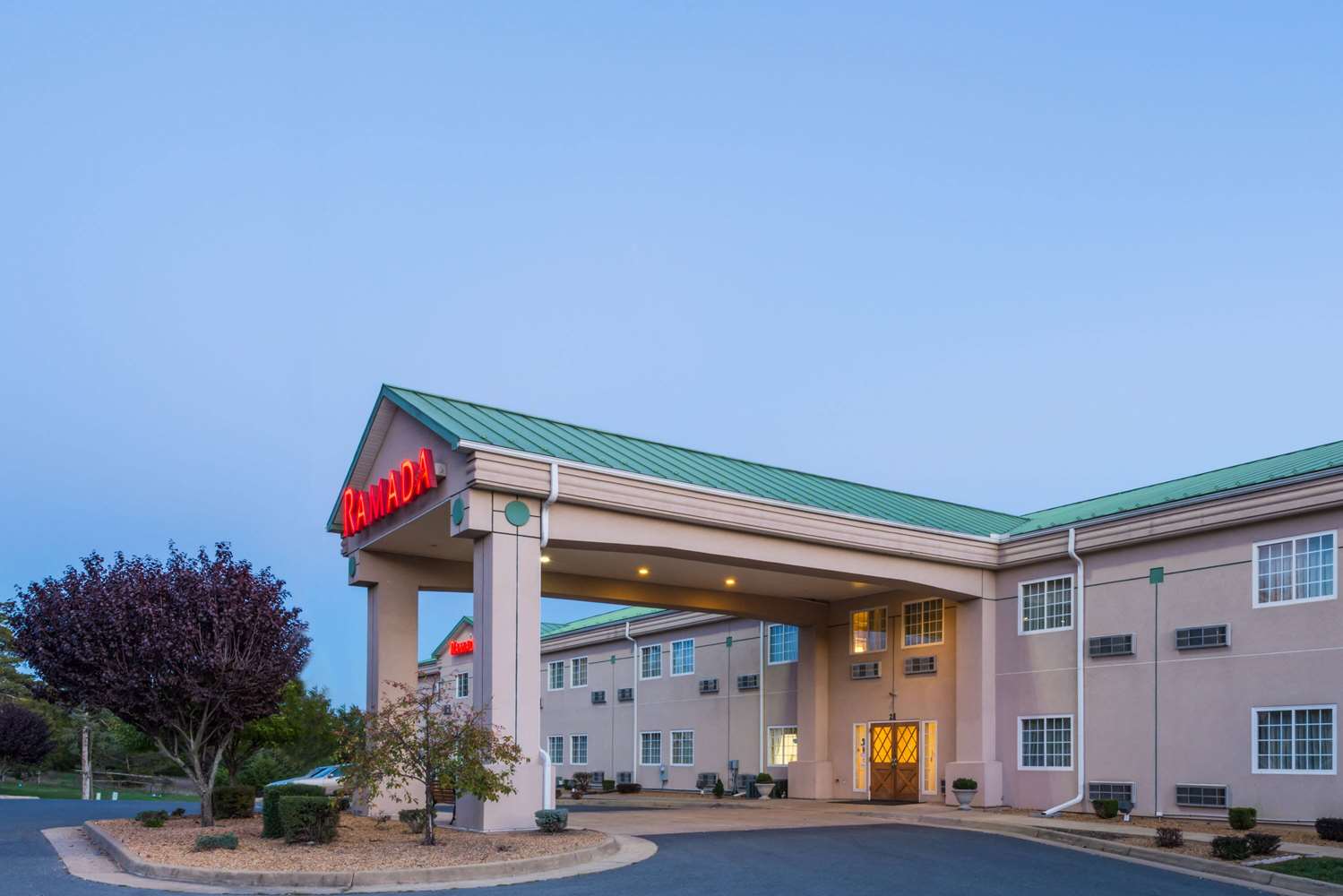 Ramada by Wyndham Strasburg 1/24