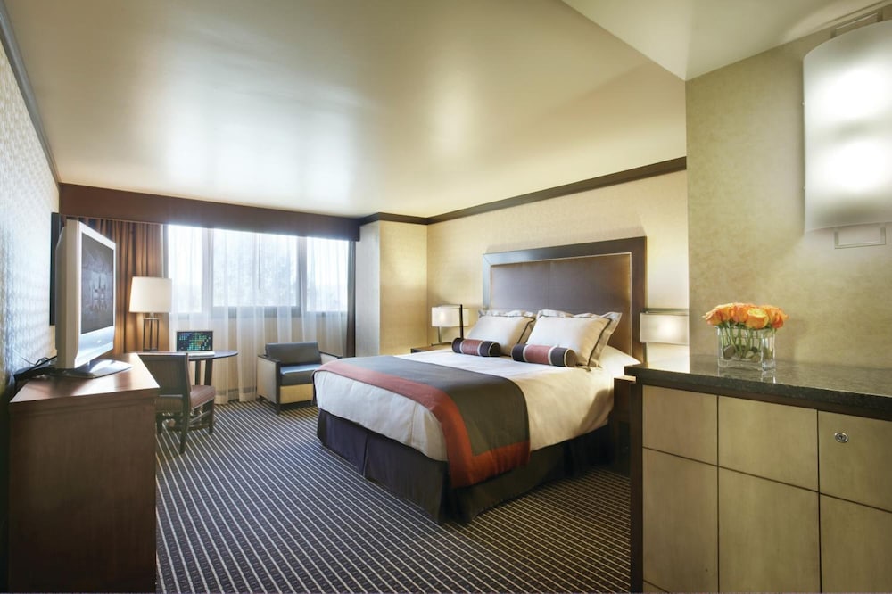 Cactus Petes Resort Casino Horseshu Hotel And Casino 10/24