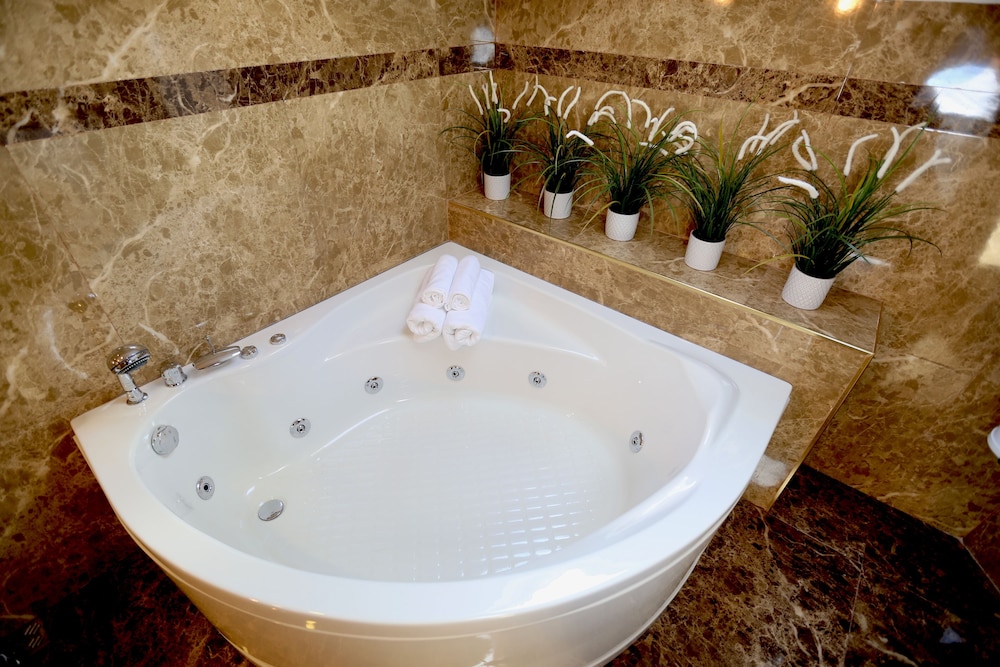 Truemar Hotels & Suites 25/50