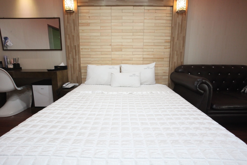 CNN Hotel 13/50