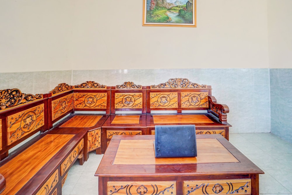 Hotel O Surabaya near Universitas Airlangga formerly Kertajaya Residence Surabaya 22/27