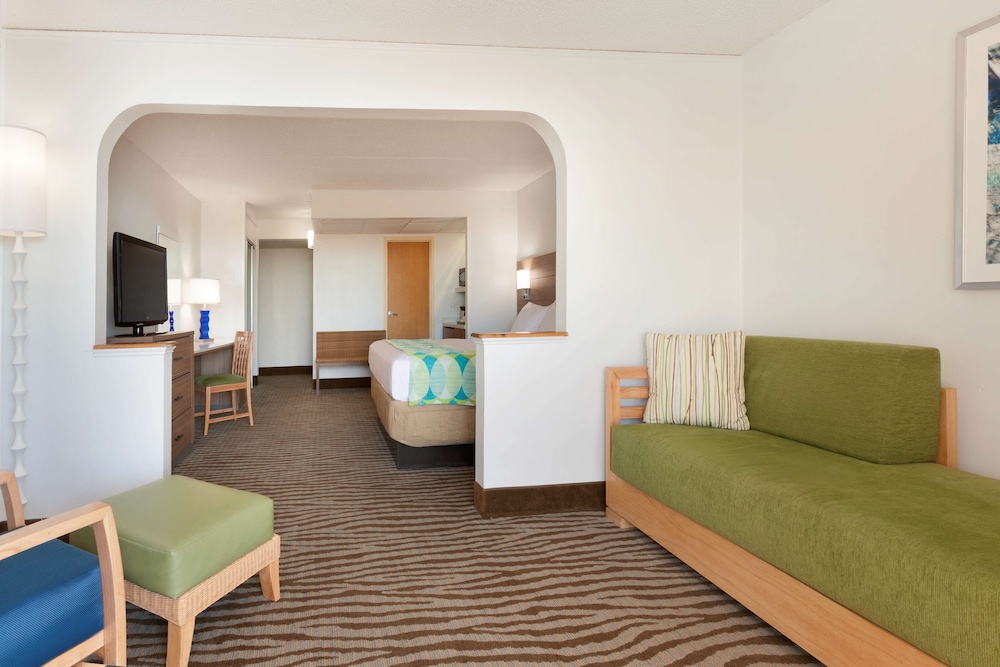DoubleTree by Hilton Corpus Christi Beachfront 25/41