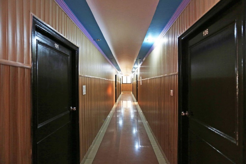Oyo 1811 Hotel Leisure Palace 13/26