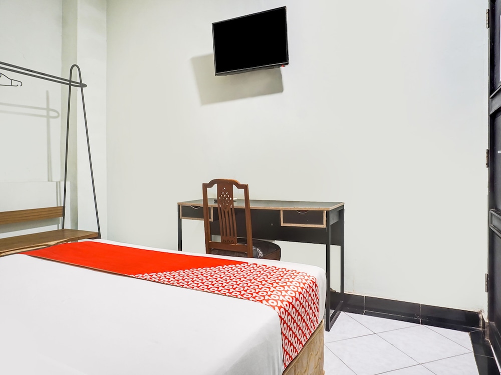 Hotel O Makassar near Mall Panakukkang formerly Sayang Home Stay 19/29