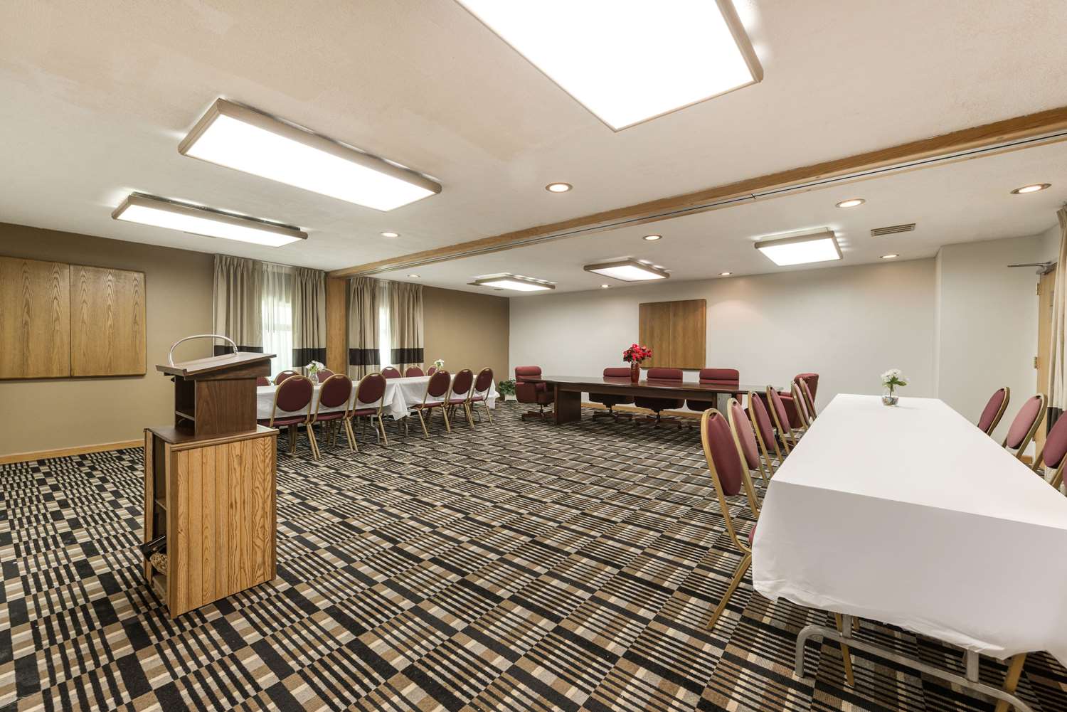 Quality Inn & Suites Portage Central 40/53