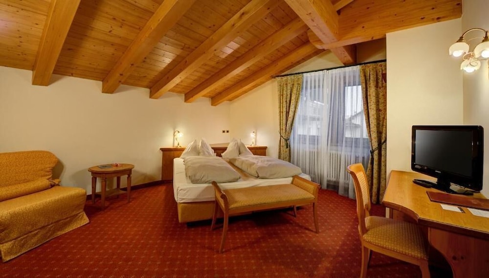 Hotel Palace Ravelli 56/83
