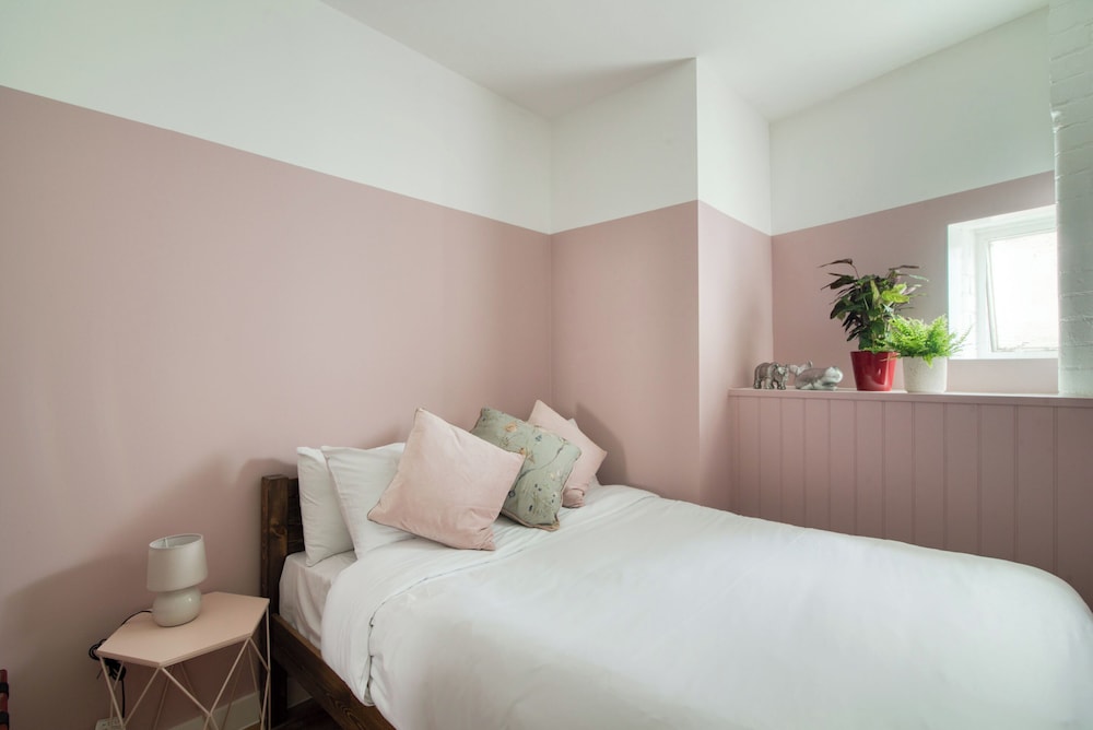 ECONOMY, DOUBLE BED