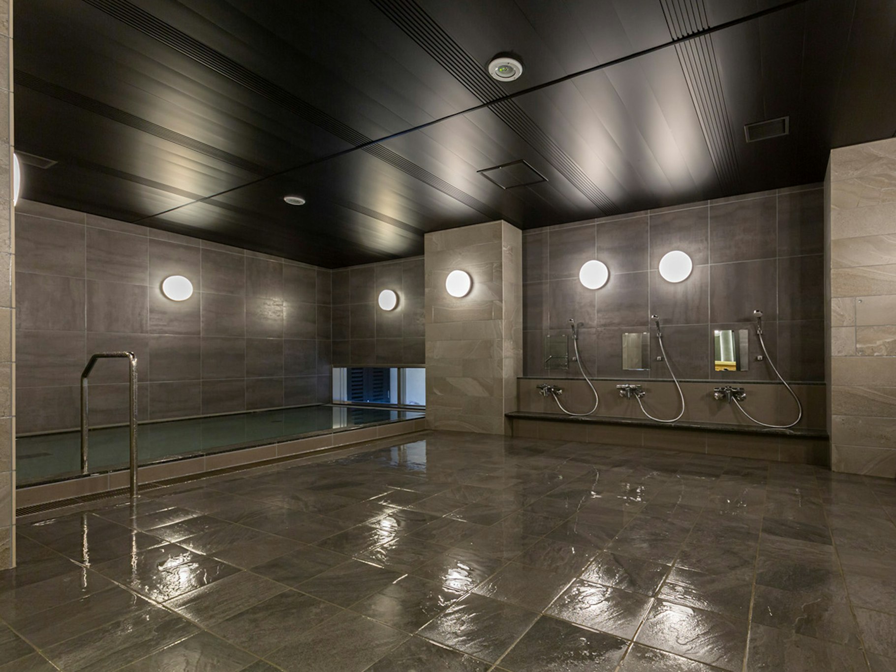 AKABANEHOLIC HOTEL 5/6