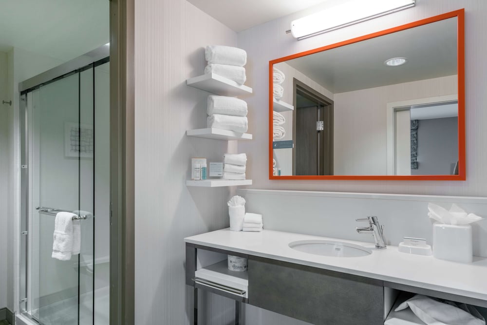Hampton Inn & Suites Glenarden/Washington DC 23/40