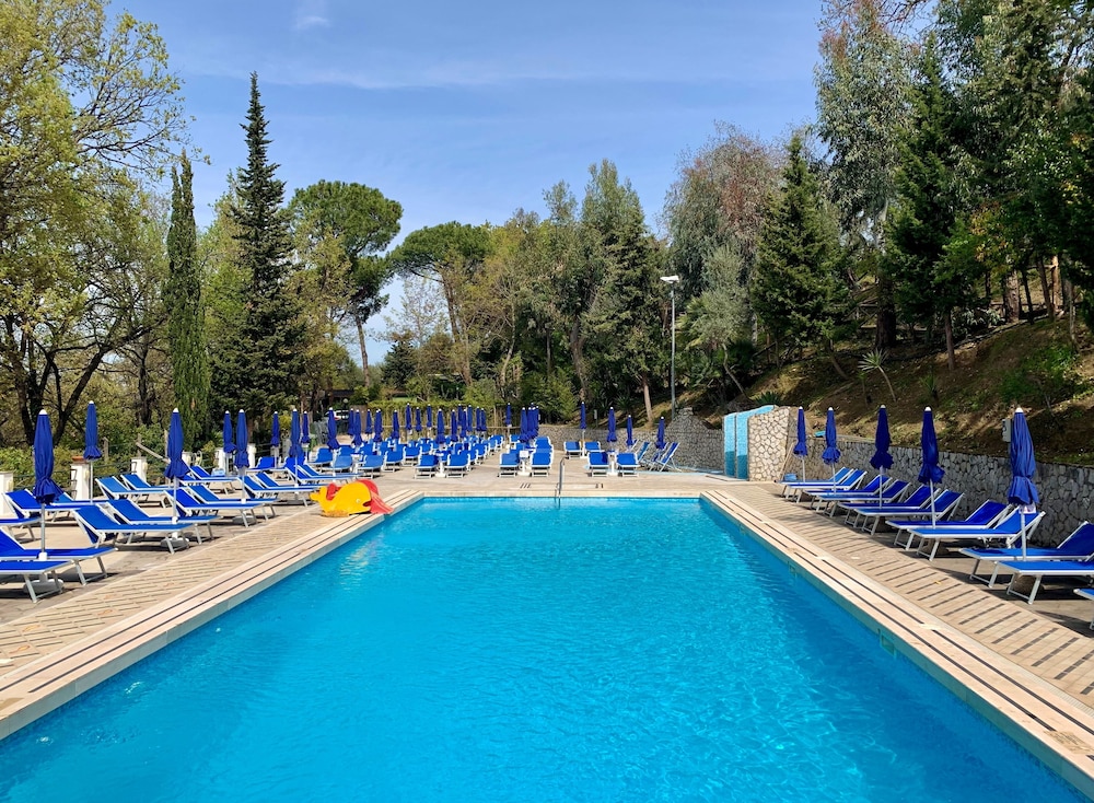 Santa Fortunata Village Camping 17/85