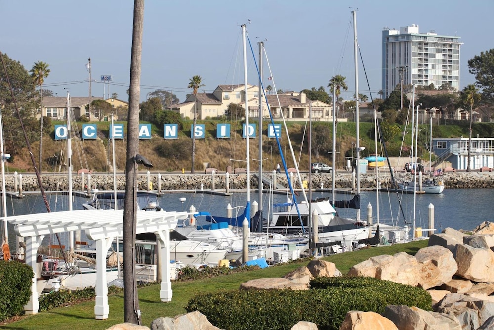 Oceanside Marina Suites 37/43