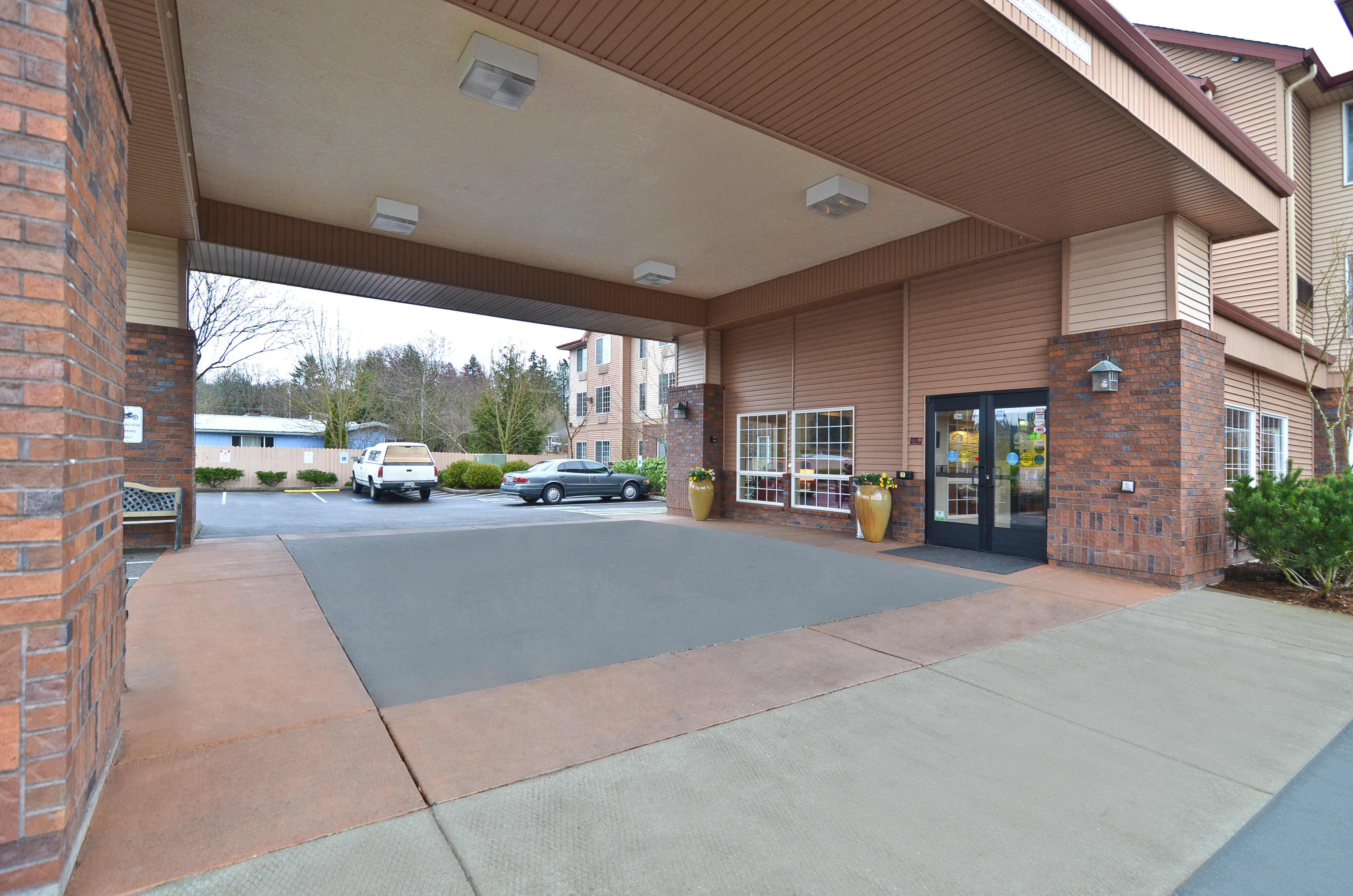 Best Western Plus Park Place Inn & Suites 65/76