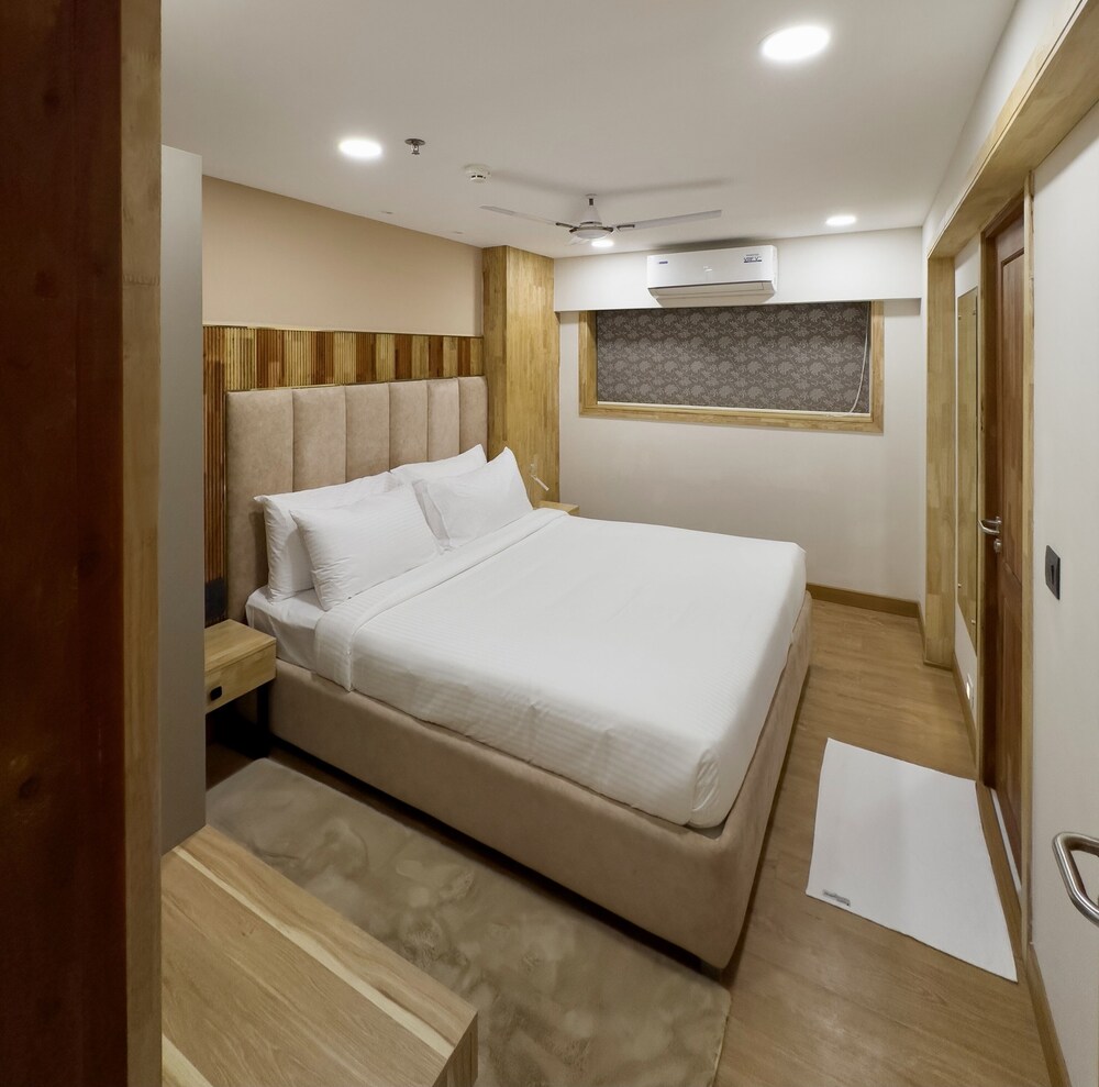 The Habitat Suites 14/50