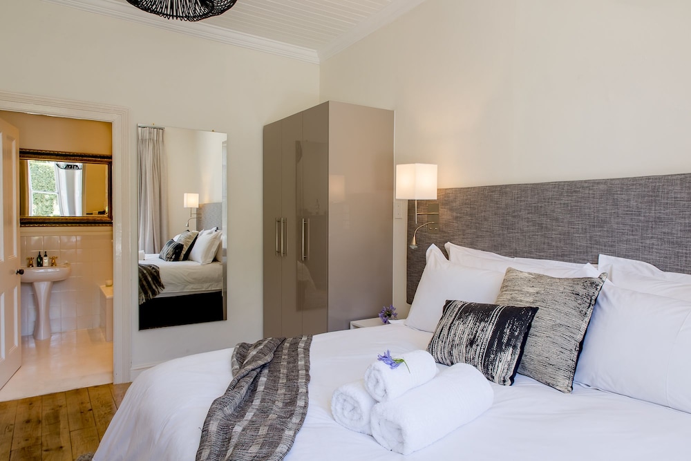 Superior, Suite, King Bed, Single Bed