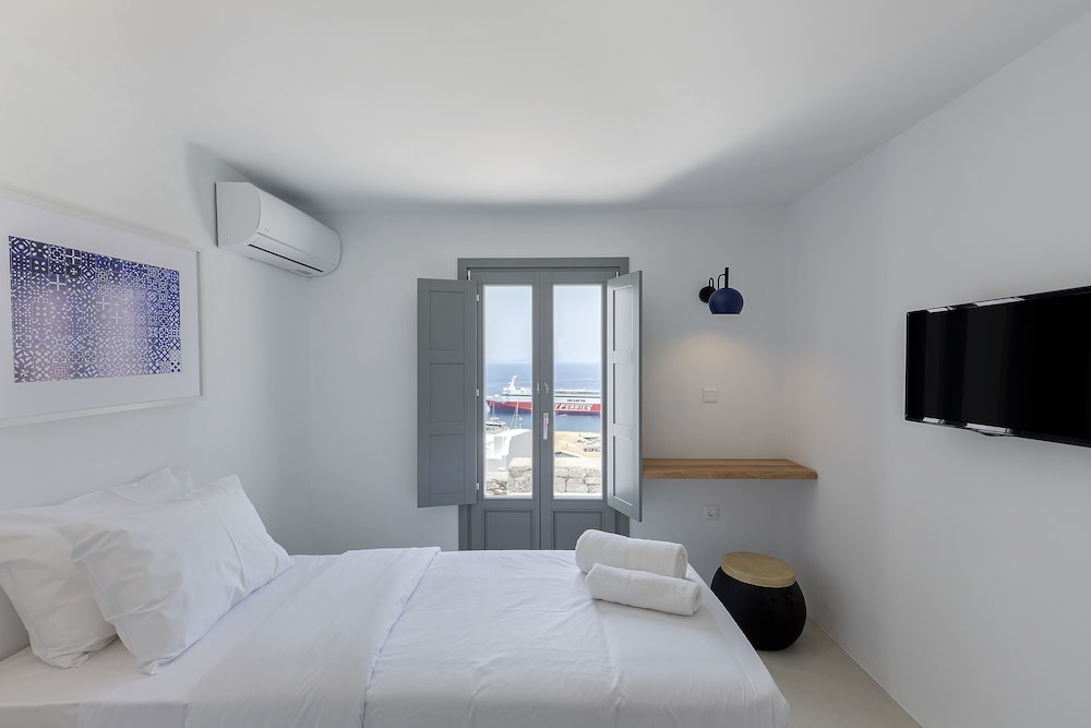 Sea Line Villas Adults Only 8/27