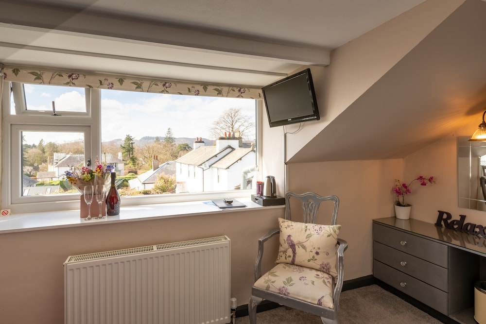 Holly Lodge Guest House 59/72