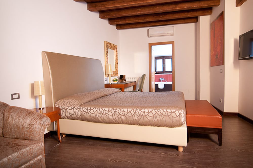 Saint Peter Six Rooms And Suites 19/67